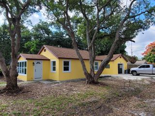 2546 50TH AVENUE N, St Petersburg, FL 33714