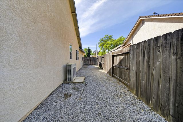 647 Olympic Street, Redding, CA 96003