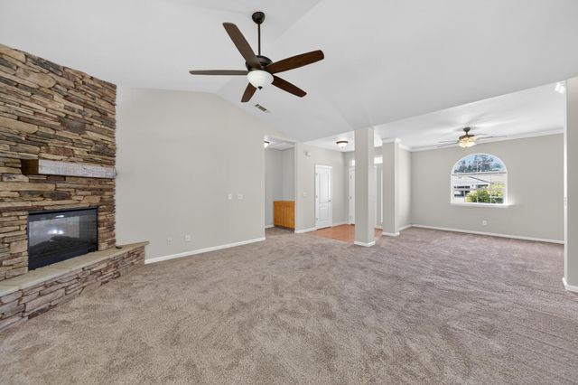 647 Olympic Street, Redding, CA 96003