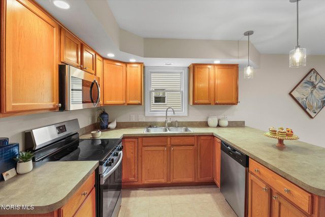 10835 S Lakes Drive, Perrysburg, OH 43551