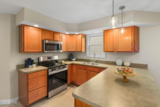 10835 S Lakes Drive, Perrysburg, OH 43551