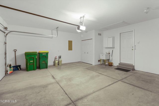 10835 S Lakes Drive, Perrysburg, OH 43551