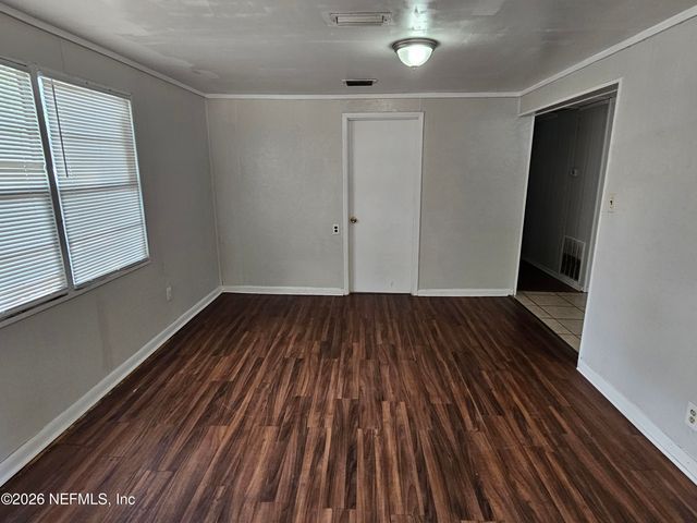 9042 7TH Avenue, Jacksonville, FL 32208