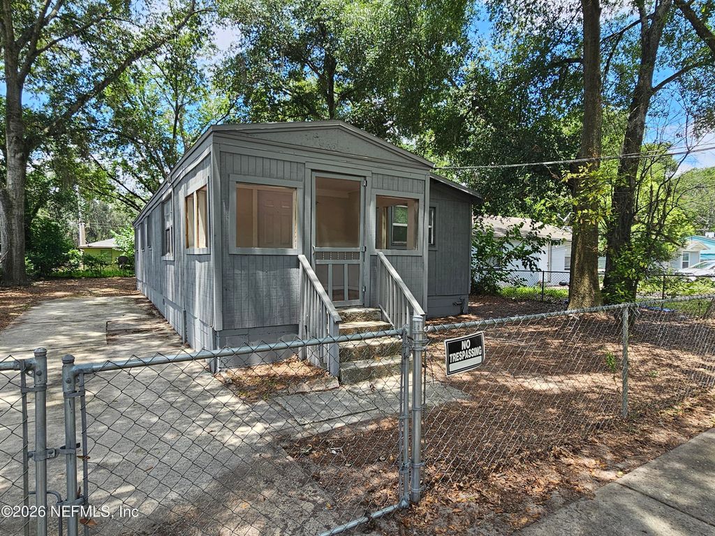 9042 7TH Avenue, Jacksonville, FL 32208