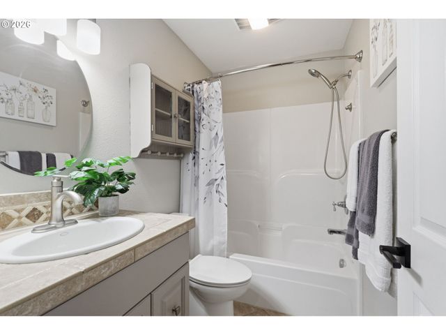 4114 Se SPRING St, Hillsboro, OR 97123
