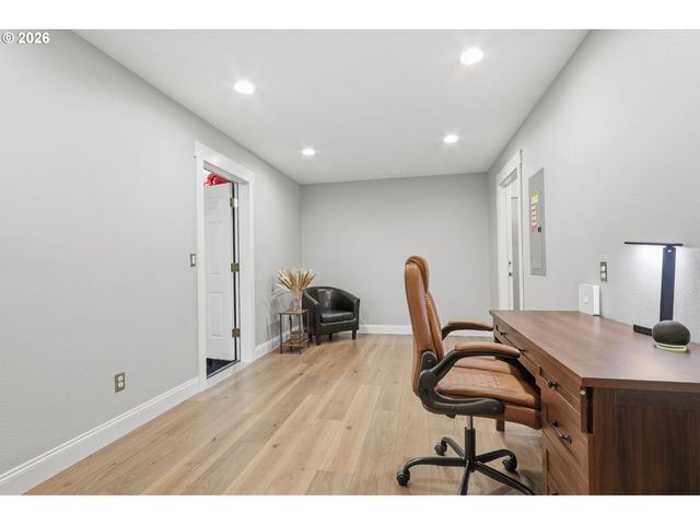 4114 Se SPRING St, Hillsboro, OR 97123