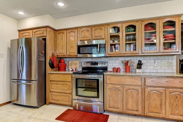 13075 Fm 121, Van Alstyne, TX 75495