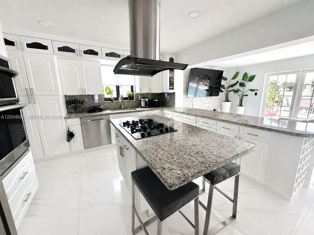 8641 NW 19th St, Pembroke Pines, FL 33024