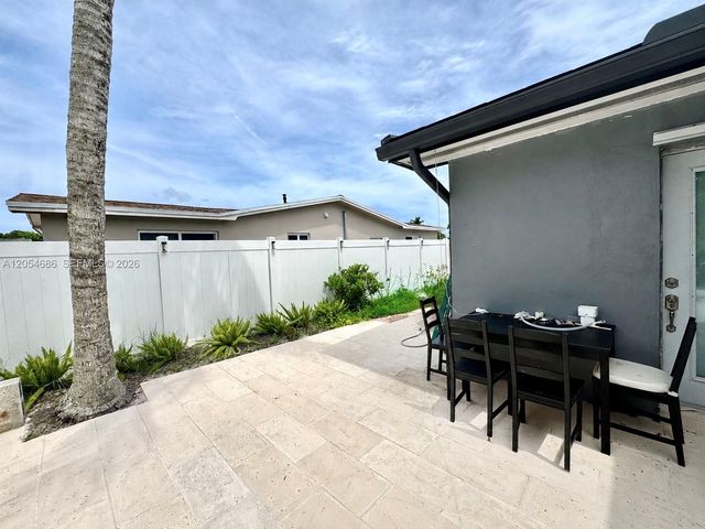 8641 NW 19th St, Pembroke Pines, FL 33024