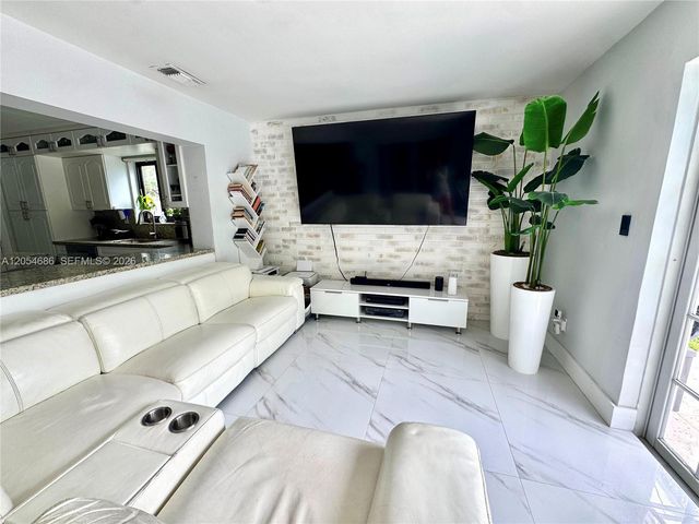 8641 NW 19th St, Pembroke Pines, FL 33024