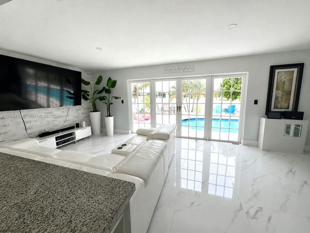 8641 NW 19th St, Pembroke Pines, FL 33024