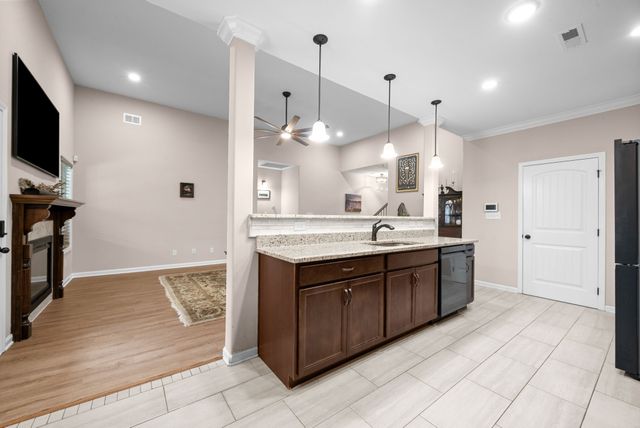 368 Barry Dr, Clarksville, TN 37040