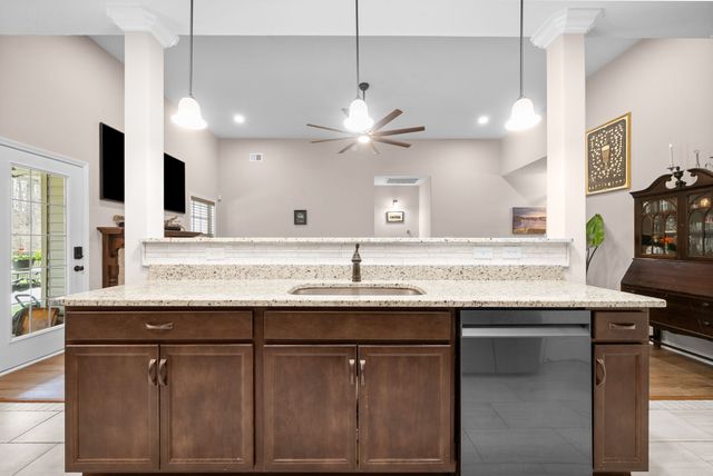 368 Barry Dr, Clarksville, TN 37040