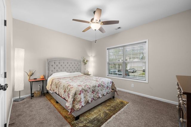 368 Barry Dr, Clarksville, TN 37040