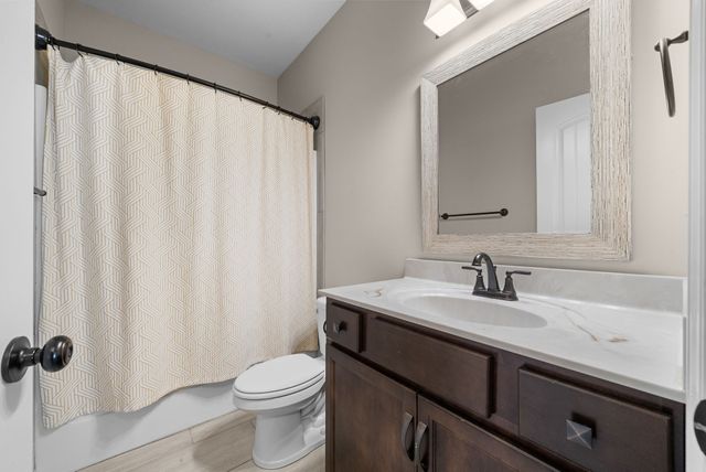 368 Barry Dr, Clarksville, TN 37040