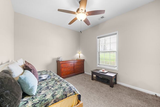 368 Barry Dr, Clarksville, TN 37040