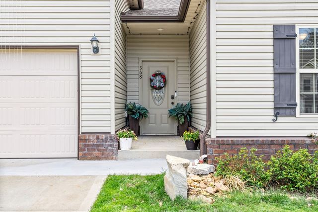 368 Barry Dr, Clarksville, TN 37040