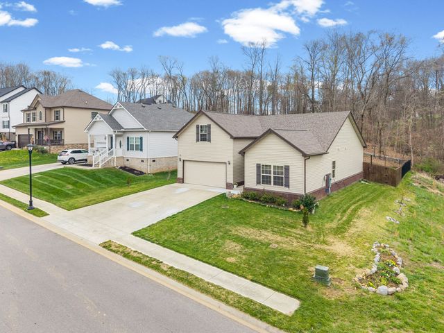 368 Barry Dr, Clarksville, TN 37040