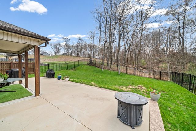 368 Barry Dr, Clarksville, TN 37040