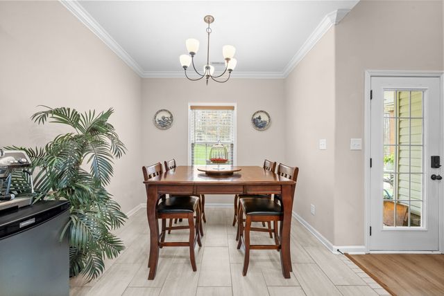 368 Barry Dr, Clarksville, TN 37040