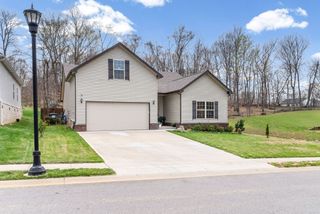 368 Barry Dr, Clarksville, TN 37040