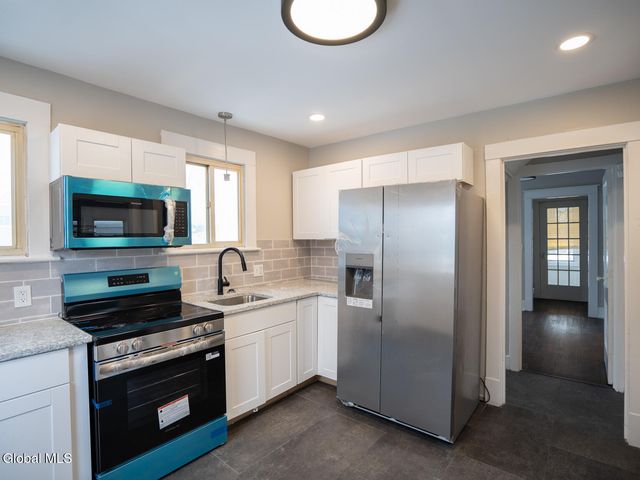 21 Bruen Court, East Greenbush, NY 12144