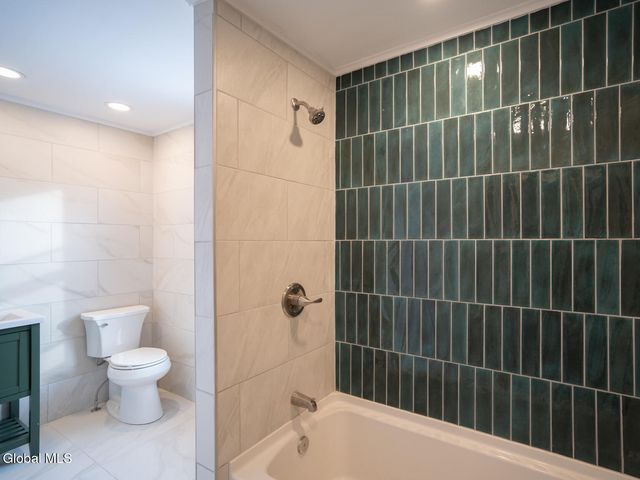 21 Bruen Court, East Greenbush, NY 12144