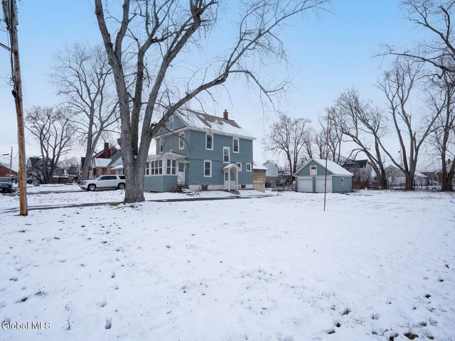 21 Bruen Court, East Greenbush, NY 12144