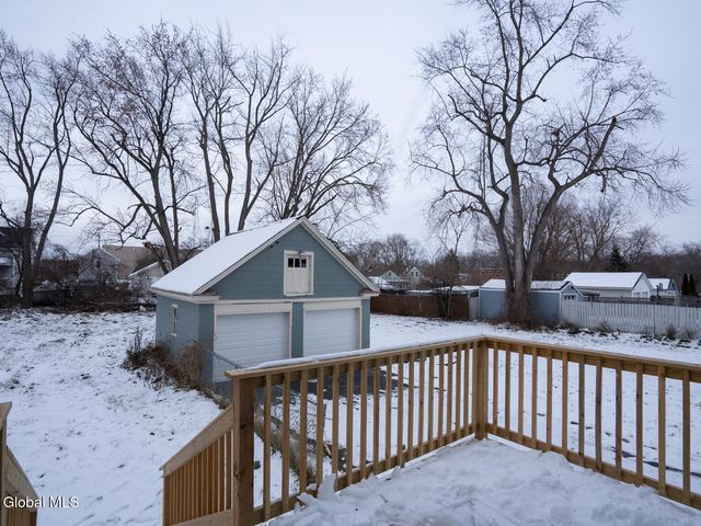 21 Bruen Court, East Greenbush, NY 12144