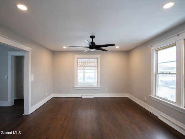 21 Bruen Court, East Greenbush, NY 12144