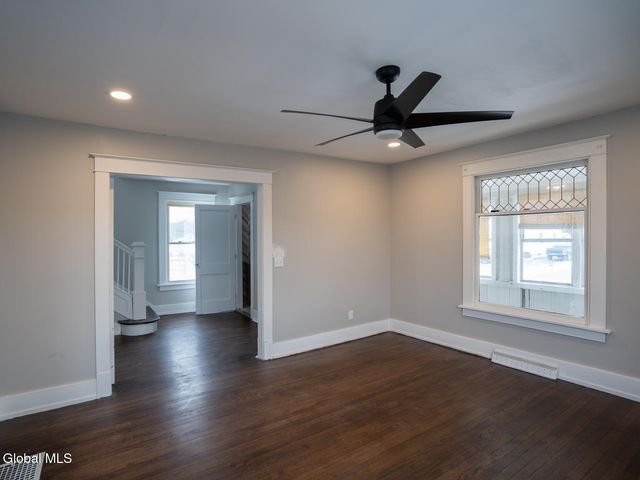 21 Bruen Court, East Greenbush, NY 12144