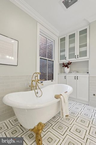 1514 R ST NW, Washington, DC 20009