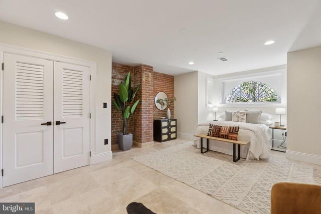 1514 R ST NW, Washington, DC 20009