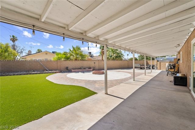 1909 Stonehaven Circle, Las Vegas, NV 89108