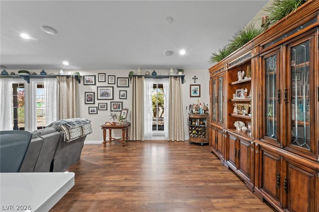 1909 Stonehaven Circle, Las Vegas, NV 89108