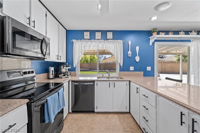 1909 Stonehaven Circle, Las Vegas, NV 89108