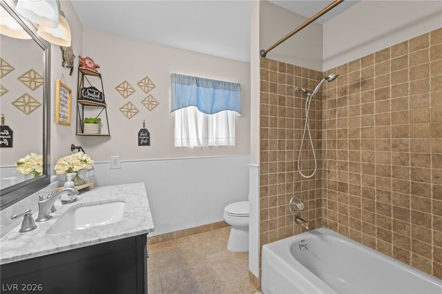 1909 Stonehaven Circle, Las Vegas, NV 89108