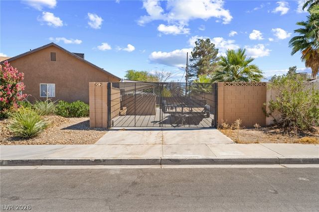 1909 Stonehaven Circle, Las Vegas, NV 89108