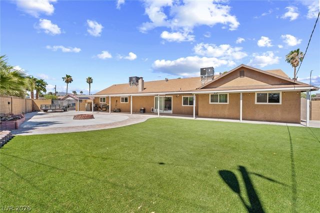 1909 Stonehaven Circle, Las Vegas, NV 89108