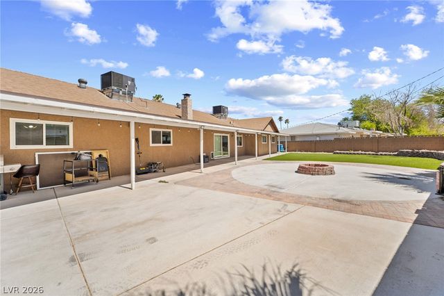 1909 Stonehaven Circle, Las Vegas, NV 89108