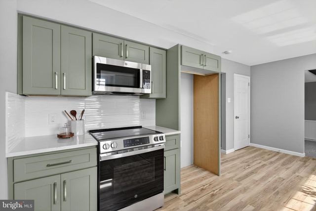 25 MULLIGAN DR, Etters, PA 17319