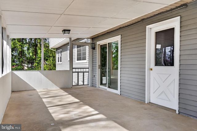 25 MULLIGAN DR, Etters, PA 17319