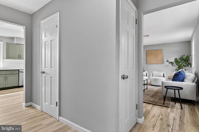 25 MULLIGAN DR, Etters, PA 17319