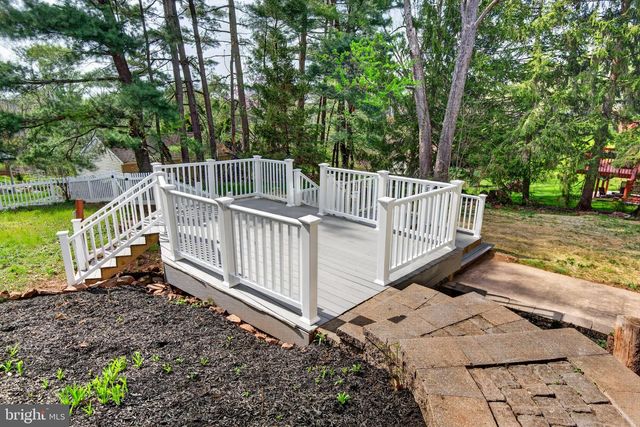 25 MULLIGAN DR, Etters, PA 17319
