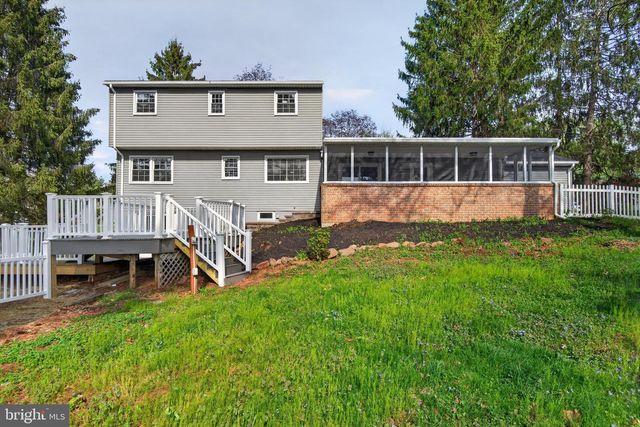 25 MULLIGAN DR, Etters, PA 17319
