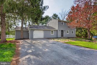 25 MULLIGAN DR, Etters, PA 17319