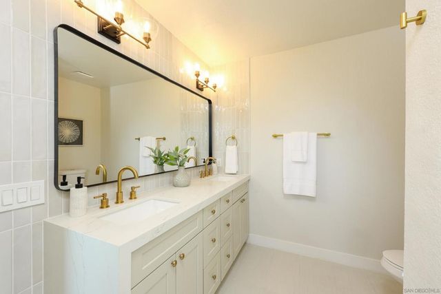 660 Santa Fe Dr., Encinitas, CA 92024