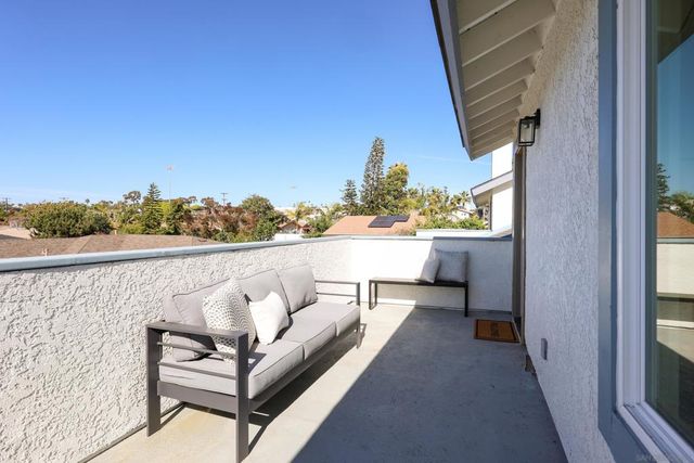 660 Santa Fe Dr., Encinitas, CA 92024