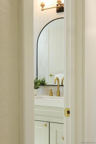 660 Santa Fe Dr., Encinitas, CA 92024