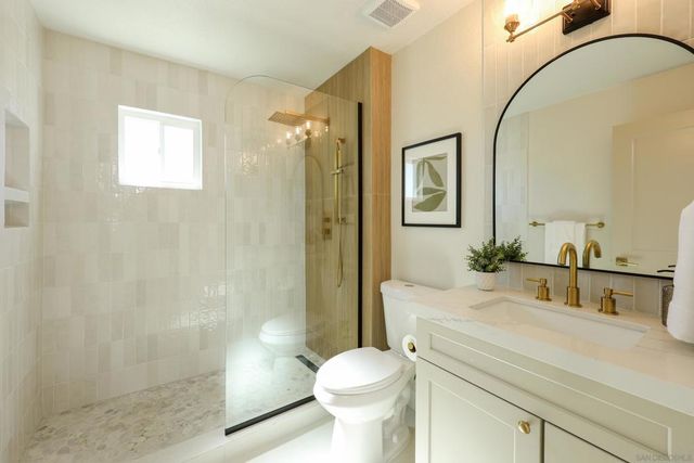 660 Santa Fe Dr., Encinitas, CA 92024